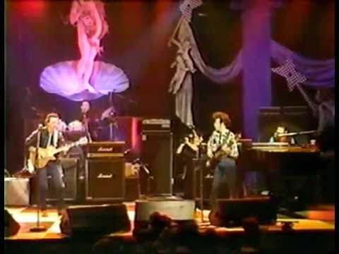 Dickey Betts & Chuck Leavell- Jessica @ The Capitol Theatre in Passaic,New Jersey (11-3-84)