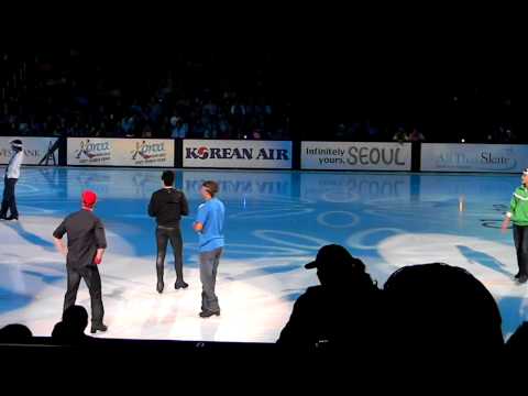 Johnny Weir Men's Group Performance All That Skate Oct. 2, 2010 L.A.