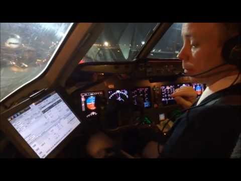 [AirClips] Flying Lufthansa Cargo MD-11F from Frankfurt to New York JFK incl. full cockpit landing!