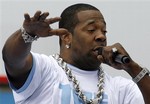  ** ARCHIV ** Busta Rhymes rappt beim MTVs Summer Sizzle in San Diego, USA, am 2. Juni 2006. Busta Rhymes hat ein neues Album mit dem Titel The Big Bang veroeffentlicht. (AP Photo/Denis Poroy)   (js1) 