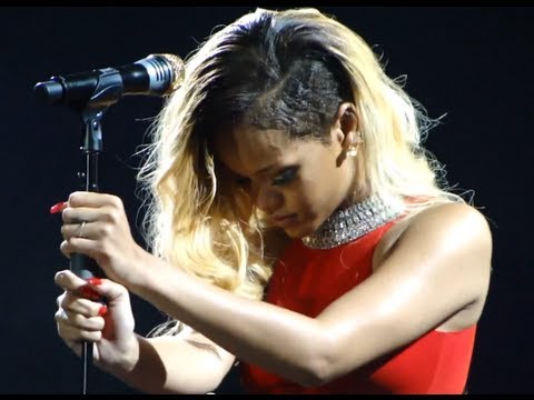 RIHANNA Diamonds Tour 1 - FULL CONCERT LISBOA 2013 HD