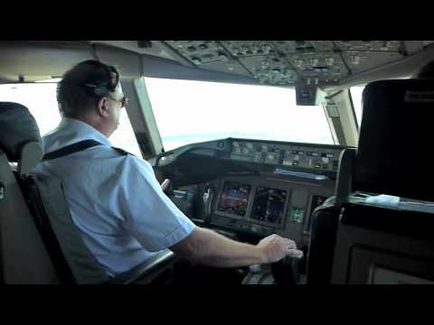 Air New Zealand B777-200 landing from flight deck