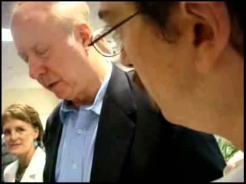 [MUST SEE] David Gergen Confronted & Exposed On Bohemian Grove (2nd Edit)