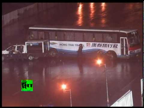 Philippine SWAT storm bus with hostages in Manila