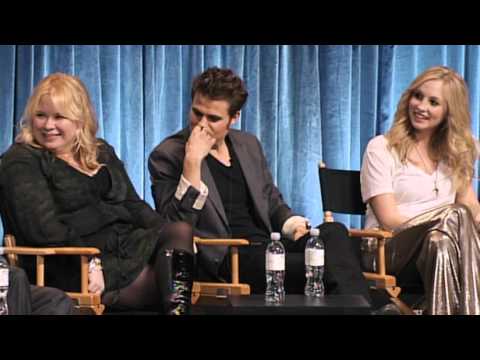 The Vampire Diaries - Nina Dobrev Wants Out of the Love Triangle