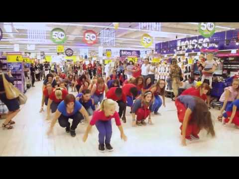 flashmob 50 ans Carrefour Anglet