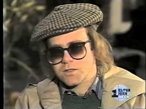 Elton John - Interview with Mike Douglas in Central Park during September of 1977