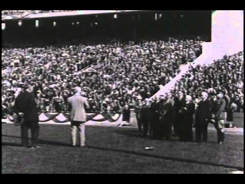 Opening of Historic Game -- Illinois Defeats UM 1924