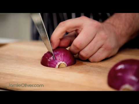 How To - chop an onion, with Jamie Oliver's mate Pete