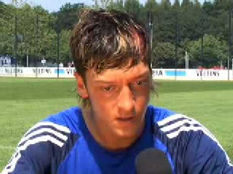 Mesut Özil - first interview - altes Interview von Schalke 04