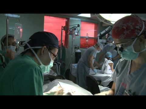 Military doctors from U.S., Dominican Republic work together