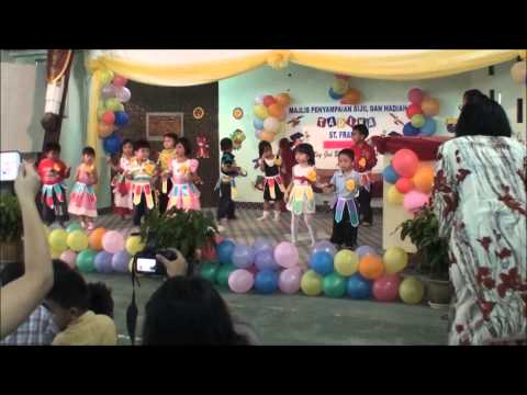 Chicken Dance - St. Francis Kindergarten (year 1 student)