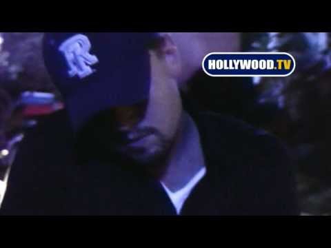 Leonardo DiCaprio Signs Autographs At The Lakers Game- Hollywood.TV