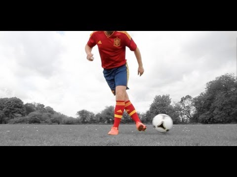 Learn Juan Mata Hocus pocus panna - Football skills