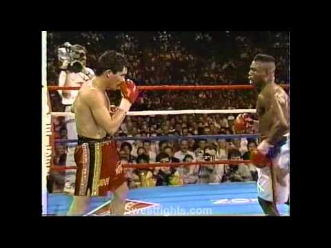 Julio Cesar Chavez KNOCKS OUT Meldrick Taylor  SweetFights.com