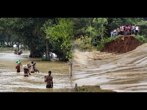 LIVE Cyclone Phailin : 23 Dead Lakhs of Homes, Crops Lost In Cyclone India