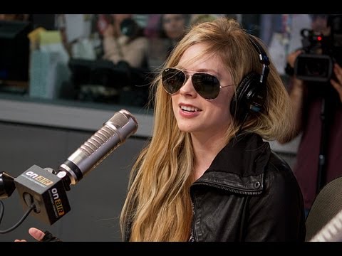 Avril Lavigne Debuts 