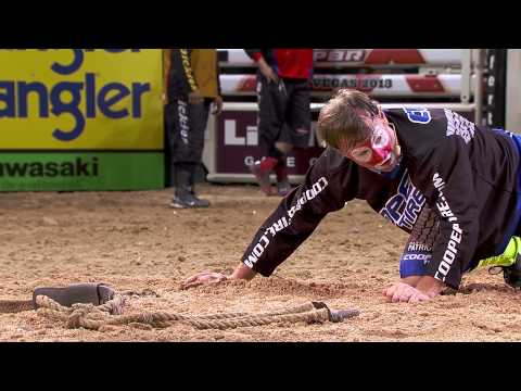 Flint Rasmussen fights Australian Bull Snake (PBR)