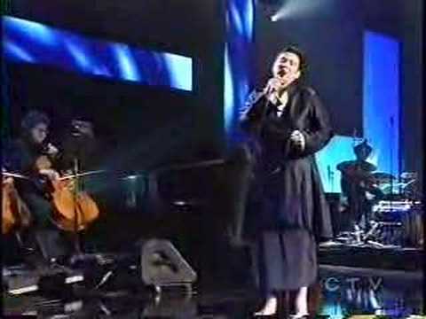 K.D. Lang sings Leonard Cohen's Hallelujah