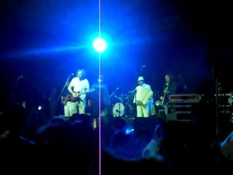 Emir Kusturica & The No Smoking Orchestra - Ja volim te jos (Meine Stadt) (live 22-06-2012)