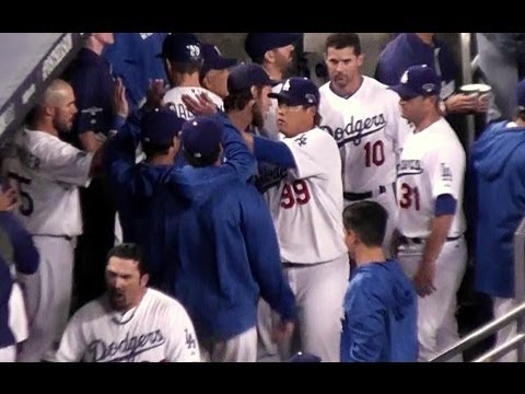 Ryu Hyun-jin 류현진 Congratulated After Pitching 7 Great Shutout Innings in Dodger Playoff Win!