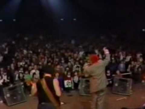 public image ltd - anarchy in the uk  ( live Tokyo 1985 ).wmv