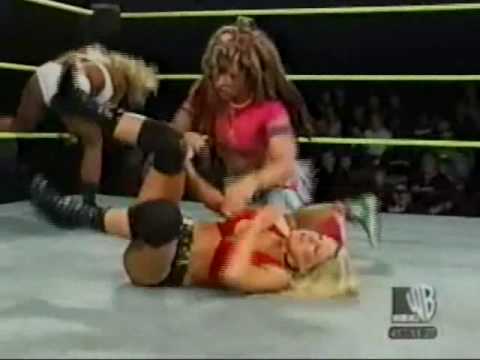 WWE/OVW WRESTLING: Passion and Mickey James vs Melissa Coates and Jillian Hall