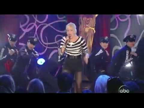 Gwen Stefani - The Sweet Escape Live on Jimmy Kimmel