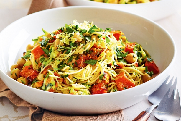 Zesty zucchini, pumpkin and chickpea pasta