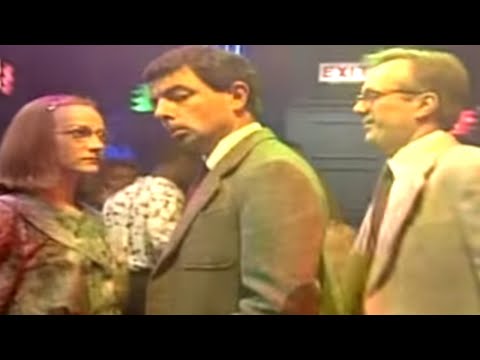 Mr Bean - Dancing at a nightclub