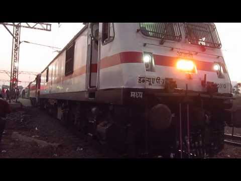 First Live Loco In Central Railways : AJNI WAP7+ SRC WAP4 with 12152 Samarsata Express !!