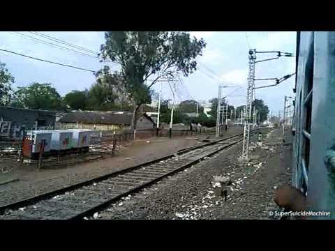 Ajni WAP 7 LHB Hybrid Rips Manmad Junction [ Indian Railways ]