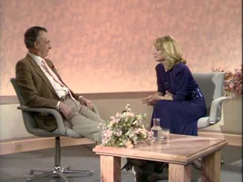 Paul Eddington interview (optional English subtitles)