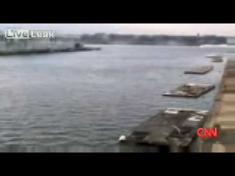 {NEW} Multiple Shots of Plane Landing in Hudson River, NY