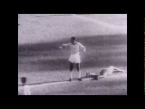 Nilton Santos Cavando Penalti - Copa do Mundo de 1962