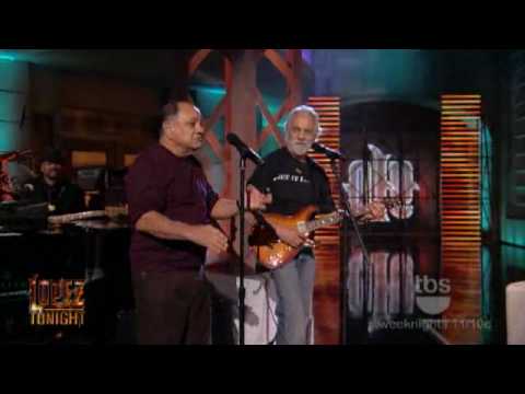 Lopez Tonight - Cheech and Chong Interview & Sing 