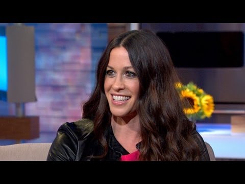 Alanis Morissette Opens Up About Post-Partum Depression