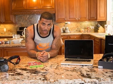 CNET's Hooked Up - Hang out with Nelly and the tech gadgets he loves