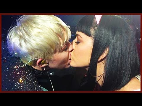 WATCH MILEY CYRUS KISS KATY PERRY! + JANOSKIANS SHUT DOWN NEW YORK!