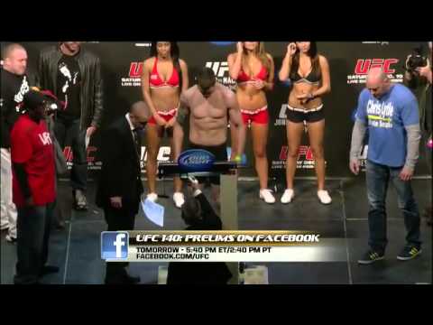 UFC 140 JONES vs MACHIDA Weigh In