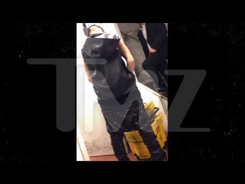 Justin Bieber Pees in Restaurant Mop Bucket [Full Video]