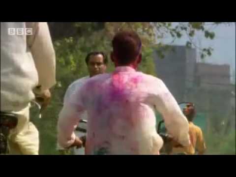 Getting painted at the Holi Festival in India - BBC