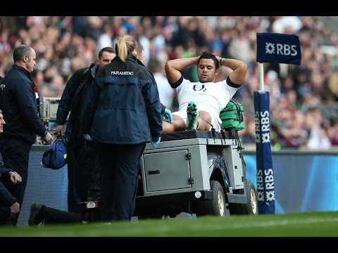 Billy Vunipola forced to leave the field - England v Ireland 22nd February 2014