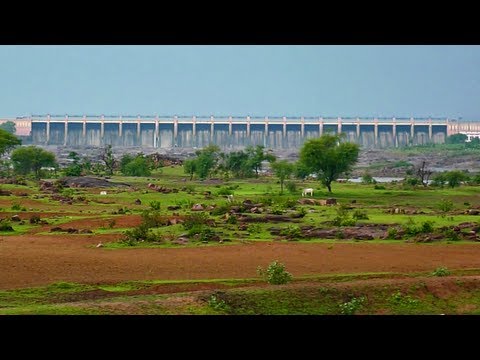 Matatila Dam View onboard ASR-BSP Chattisgarh Express at Betwa river bridge!