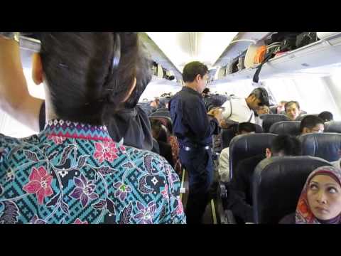 #4 Boarding Malaysia Airlines MH725 Flight from Kuala Lumpur to Jakarta (economy class)