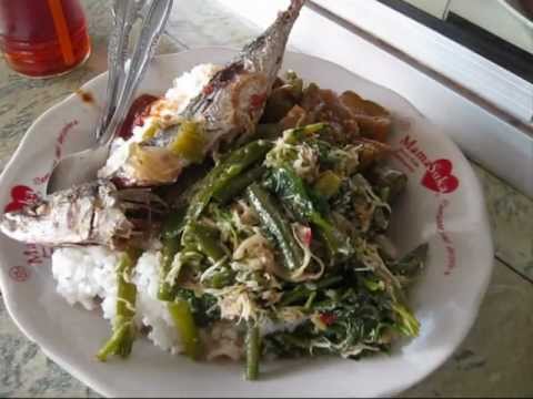 Jakarta Street Food 252 Indonesian spicy salad , Fried Fish ,Rice ,Chilly    Nasi Urap ikan cuek