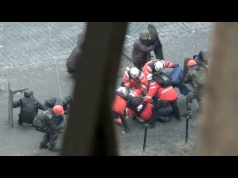 First aid medics fired on in Ukraine