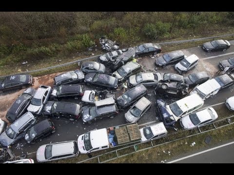 Auto-ongelukken in Rusland 2013 lente/Car Crash Compilation - Part 7