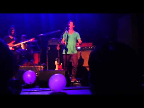 Isaac Brock needs therapy, maybe? [Modest Mouse @ Rialto Theater in Tucson, AZ 4/13/2013]