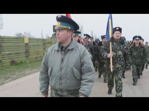 Ukraine crisis: first shots fired in Crimea (but into the air)